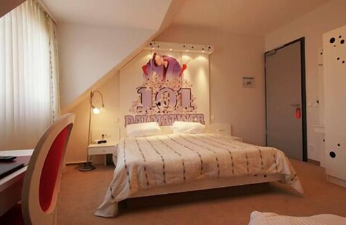 Zirndorf Hotel | CineHotel Maroni