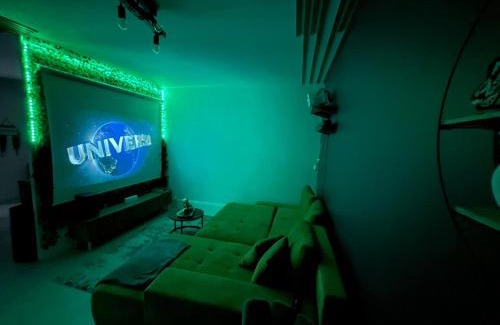 Charnay-les-Macon Apartment | Cinema et Billiard