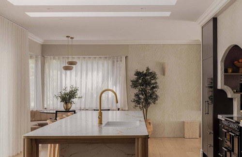 Coolangatta Apartment | Cinque House Luxury Accommodation near Berry/Beach