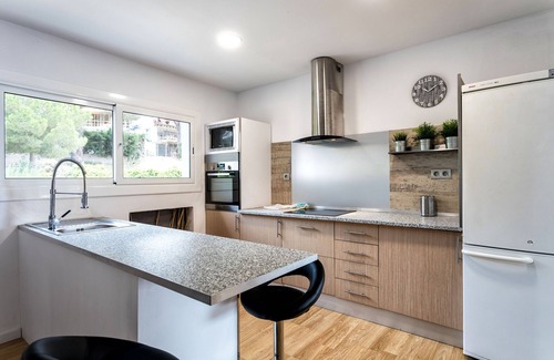 Cabrils House | CINTO - House for 11 with garden and private pool 25 minutes from Barcelona