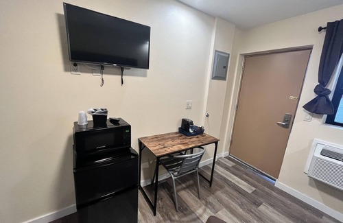Hopelawn Hotel | Circle Motel Lodge