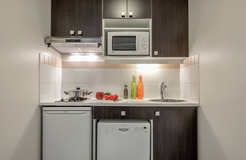 Quartier Saint-Ambroise Apartment | Citadines République Paris