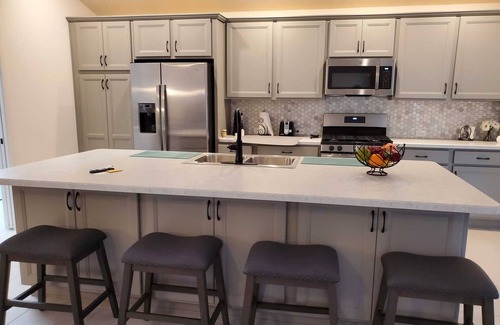 Leesburg House | Citrus Grove. Close to Sawgrass Grove, nightly entertainment & restaurants.