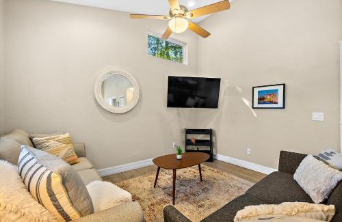 Downtown Historic District House | Citrus Hideaway - Steps to City Center