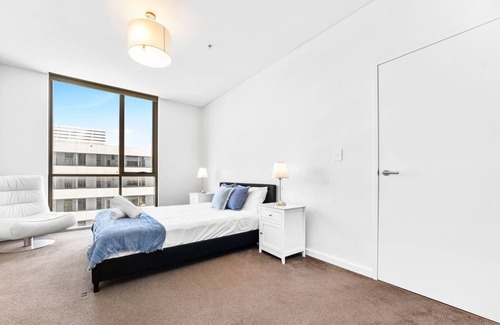 Mascot Apartment | City & Airport Access | Mascot Central 3 Bed Apt