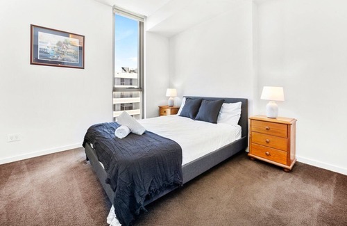Mascot Apartment | City & Airport Access | Mascot Central 3 Bed Apt