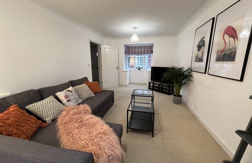 Peterborough House | City and Country fabulous 4 bed in Peterborough
