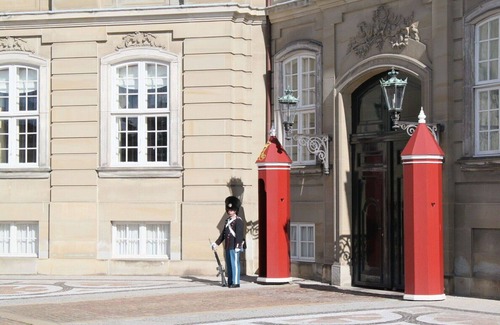 Frederiksberg Apartment | City Apartment in Frederiksberg with 2 bedrooms sleeps 3