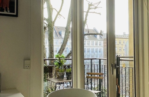 Frederiksberg C Apartment | City Apartment in Frederiksberg with 2 bedrooms sleeps 4