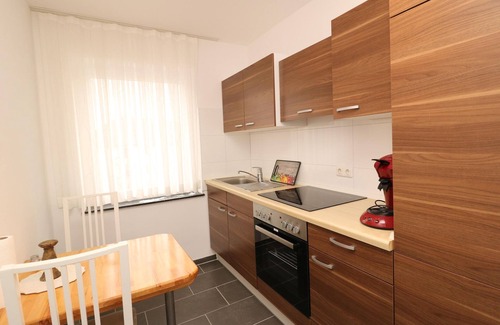 Frohnhausen Apartment | City Apartment with Waterbed