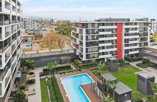 Wollongong Apartment | City Beach Escape - Wollongong Waterside Serenity