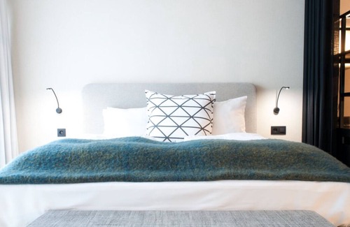 Jewish Quarter House | City Break Minutes Away from MoMu Antwerp & Museums! w/ Full Kitchen!