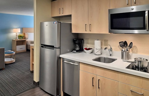 Central Business District Resort | City Break! Spacious Rooms w/Perfect Central Locale near Canal Street