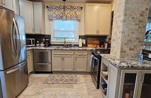 Wauwatosa House | City Bungalow Charmer in the heart of Tosa