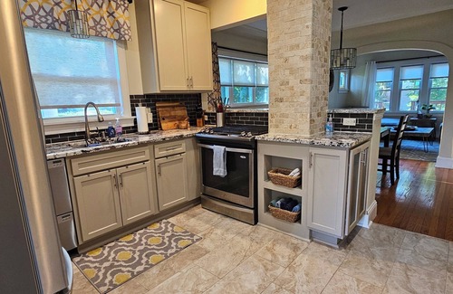 Wauwatosa House | City Bungalow Charmer in the heart of Tosa