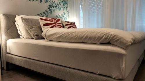 Saint-Louis Apartment | City Center 4 people King Bed, near Switzerland, G'ermany, Near Airport, Free Parking