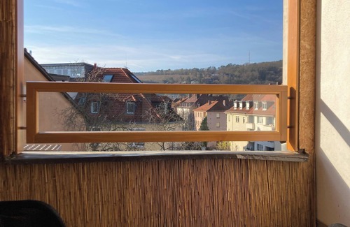 Sanderau Apartment | City-Center Apartment with Loggia and Parking