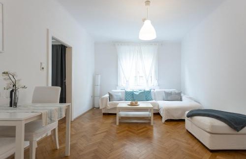 Wieden Apartment | City Center Operastreet Apartment "Italy"