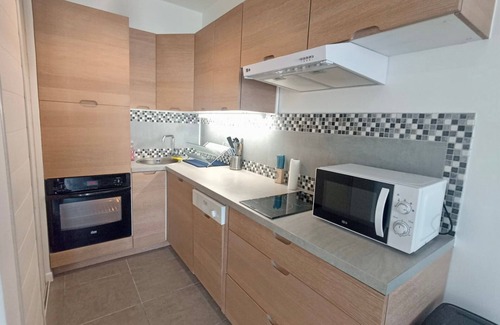 Sete Apartment | City center T2 apartment, private parking, pets allowed