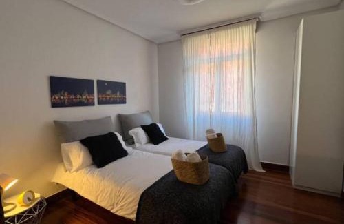 Bilbao City Centre Apartment | City Central 120m By Sleep In Bilbao