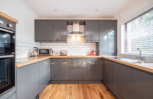 Inverness Apartment | City centre, 2-bedroom dog-friendly apartment
