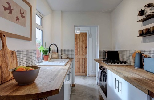 Norwich House | City centre home/free parking & Cathedral views