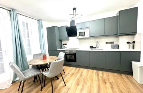 Dartmouth Park Apartment | City Centre One Bedroom Apartment Next to Station, Newly Renovated