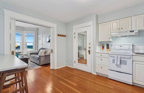 Broadway Apartment | City Charm & Lake Union Views in Capitol Hill