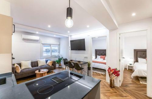 La Victoria Apartment | City Charm - Stylish 3BD in Malaga Centro