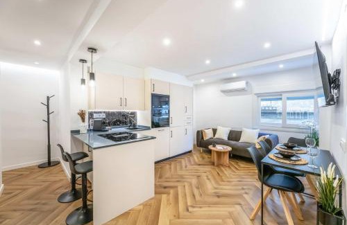 La Victoria Apartment | City Charm - Stylish 3BD in Malaga Centro