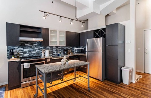Central Business District Apartment | City Club - Unit 429