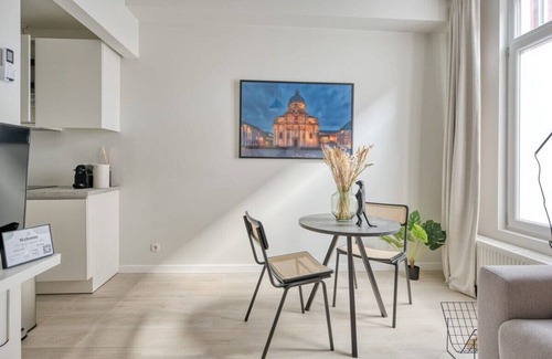 Kunstenkwartier Apartment | City Comfort: Modern Studio in Ghent