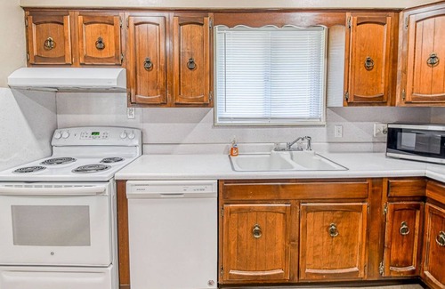 Midwest City House | City Coop 3B in Midwest City. Hosting Happy Guests since 2018.