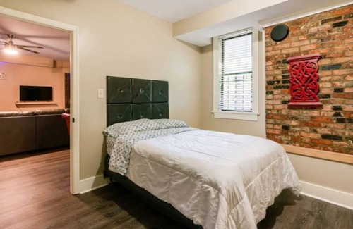 Historic Edgefield House | City Escape /Nicely tucked away in East Nashville!