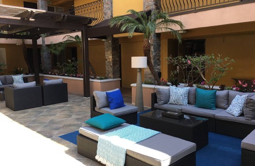 Tree Section Hotel | City Express By Marriott Manhattan Beach