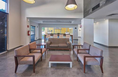 Irapuato Hotel | City Express by Marriott Irapuato Norte