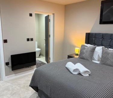 Sheldon Apartment | City Green Penthouse, 2 Free Parking Spaces BHX NEC close