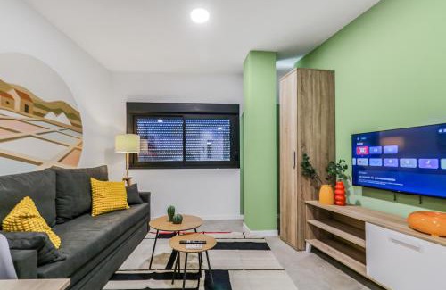 Vecindario Apartment | City Hub Stay