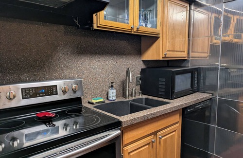 Downtown Denver Condo | City Lights & Mountain Sights – Downtown Denver Stay at Downtown Suite