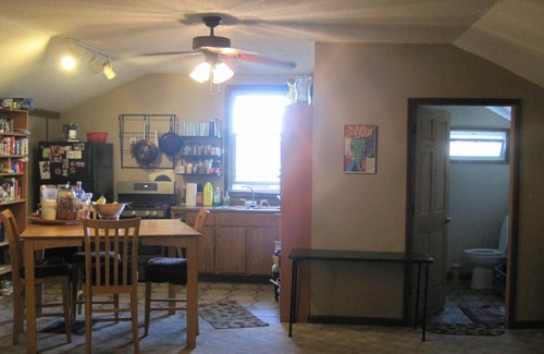Syracuse Apartment | City Living Close To Every thing.nHospitals/Airport/State Fair/SU/Downtown
