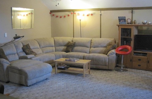 Syracuse Apartment | City Living Close To Every thing.nHospitals/Airport/State Fair/SU/Downtown