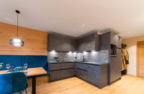 Brunico Apartment | City Loft Deluxe with infrared sauna in the city center