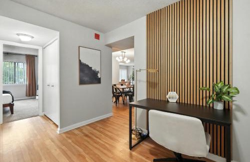 Crystal City Apartment | City Luxry Free Parking Sleeps 8 Prime Loc