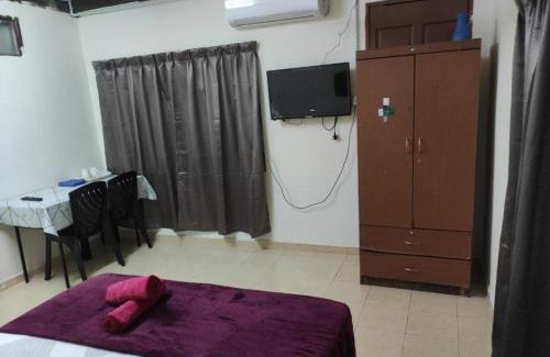 Batas Baru House | CiTY Roomstay Budget Middle Kuala Terengganu 1queen bed
