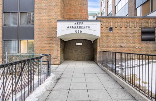 Downtown Calgary Apartment | City Sanctuary: Urban Oasis in Calgary