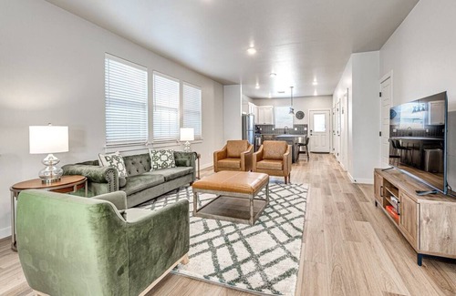Central Oklahoma City House | City Serenity | 3BD 2BA Townhome