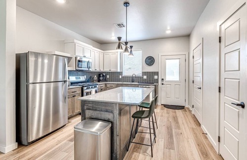Central Oklahoma City House | City Serenity | 3BD 2BA Townhome