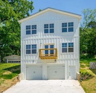 Chattanooga House | City Side Comfort in Missionary Ridge - hot tub