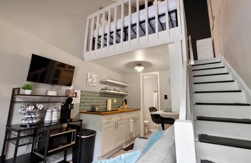 Southwest Raleigh Apartment | City Skyline Loft Raleigh