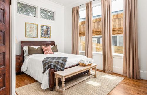 East Side House | City Splendor in Historic Grant Park